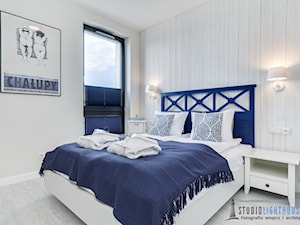 Sypialnia - Średnia biała sypialnia, styl tradycyjny - zdjęcie od Fotograf wnętrz i architektury Beniamin Mirek