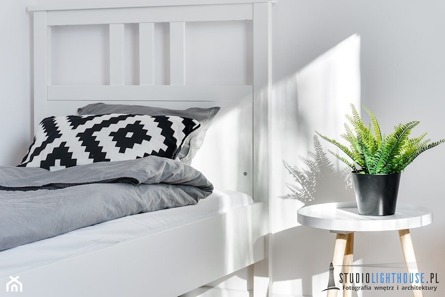 Sypialnia - Mała sypialnia, styl skandynawski - zdjęcie od Fotograf wnętrz i architektury Beniamin Mirek