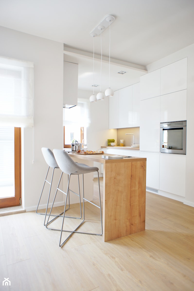 Mieszkanie 68 m2 - Średnia otwarta biała szara z zabudowaną lodówką kuchnia dwurzędowa, styl nowoczesny - zdjęcie od Mootic Design Store