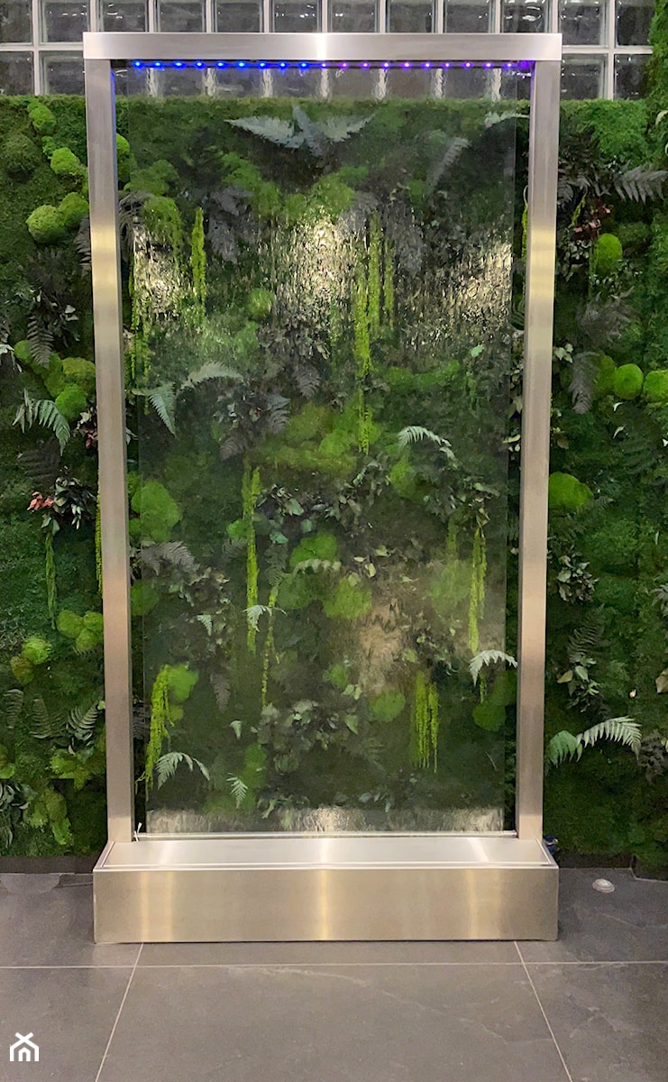 zielona ściana wodna - zdjęcie od wodart