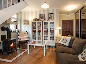 Wnętrze w stylu prowansalskim - Mały biały salon, styl prowansalski - zdjęcie od LidiaWnetrza