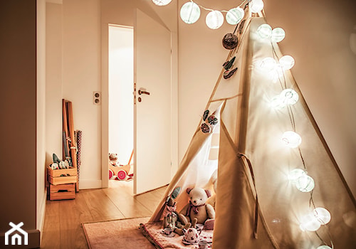 Mieszkanie w Wolsztynie - Średni beżowy pokój dziecka dla dziecka dla dziewczynki, styl skandynawski - zdjęcie od Żaneta Strażyńska