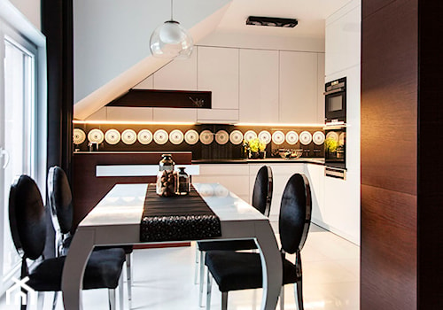 Mieszkanie w Obrze 2 - Średnia biała jadalnia w kuchni, styl nowoczesny - zdjęcie od Żaneta Strażyńska