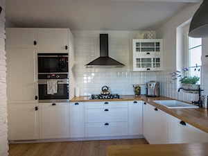 kuchnia skandynawska z blatem dębowym - zdjęcie od SELFIA