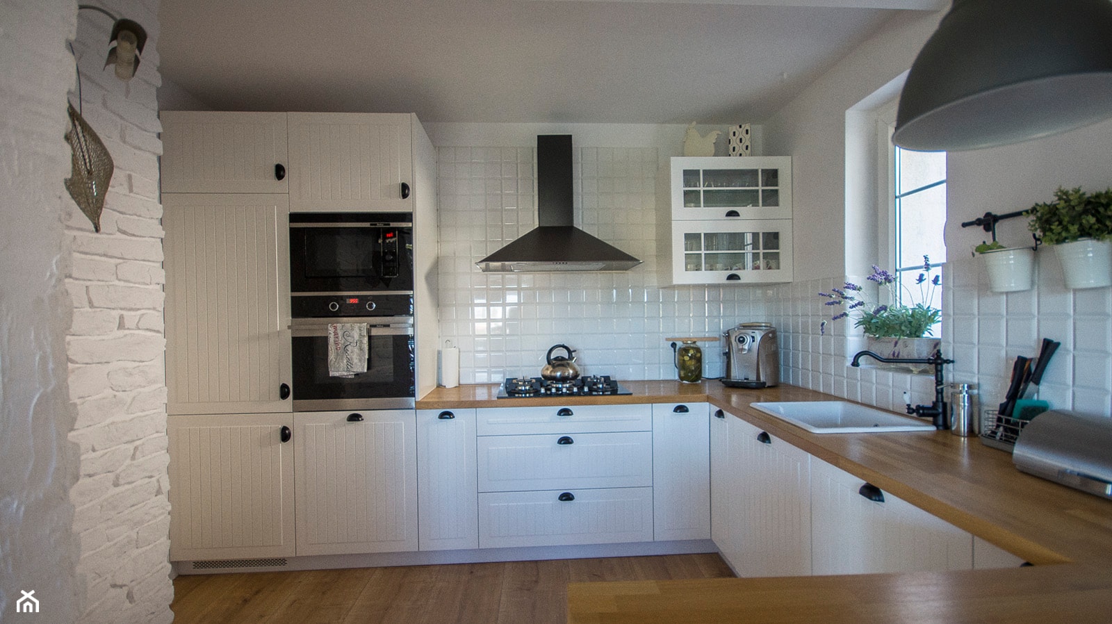 kuchnia skandynawska z blatem dębowym - zdjęcie od SELFIA - Homebook