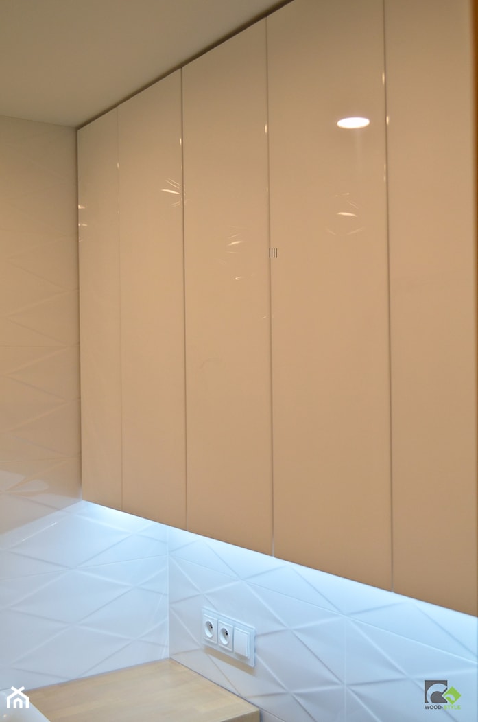 Łazienki - Mała bez okna z punktowym oświetleniem łazienka, styl nowoczesny - zdjęcie od WOOD-STYLE - Homebook