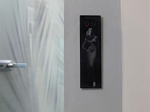 Wyłącznik elektryczny - zdjęcie od Szklarz Glass Decorator Nowoczesne Szkło dla Architektury