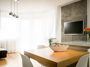 Mieszkanie dla mężczyzny - Średni biały szary salon z jadalnią, styl nowoczesny - zdjęcie od BWA-STUDIO