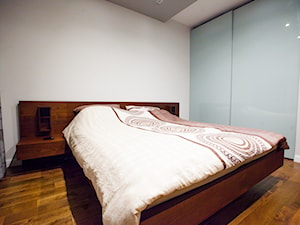Mieszkanie w Poznaniu - Średnia biała sypialnia, styl minimalistyczny - zdjęcie od Zastol.pl