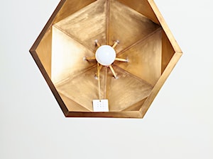 Lampa geometryczna Z MIEDZI - zdjęcie od Alina Mokrzycka Architekt / Wnętrza / Grafika