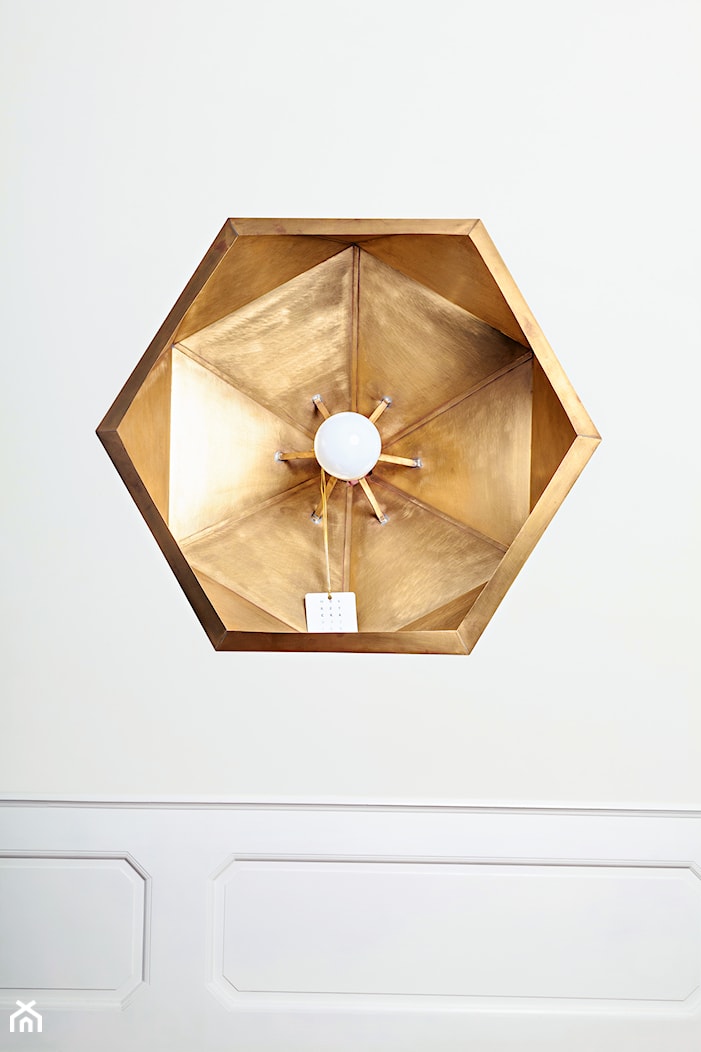 Lampa geometryczna Z MIEDZI - zdjęcie od Alina Mokrzycka Architekt / Wnętrza / Grafika - Homebook