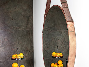 lustro z ramą z blachy miedzianej - zdjęcie od Alina Mokrzycka Architekt / Wnętrza / Grafika