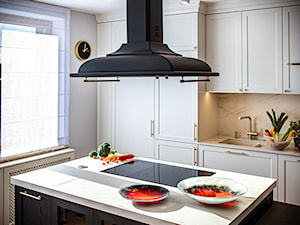KUCHNIA BLACK&WHITE - Kuchnia, styl tradycyjny - zdjęcie od Alina Mokrzycka Architekt / Wnętrza / Grafika