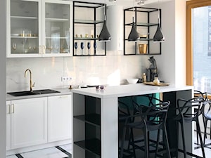 APARTAMENT BLACK&WHITE - Kuchnia, styl glamour - zdjęcie od Alina Mokrzycka Architekt / Wnętrza / Grafika