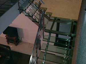 Konstrukcje schodów Inox ze szkłem