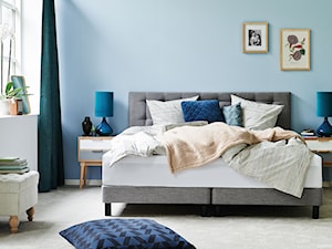 Łóżka Sealy - Średnia zielona sypialnia, styl skandynawski - zdjęcie od Sealy