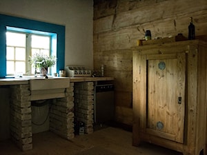 Siedmioletni remont ponad stuletniej łemkowskiej chyży (Chata nad Wisłokiem) - Kuchnia, styl rustykalny - zdjęcie od Monika Tomaszewska 6