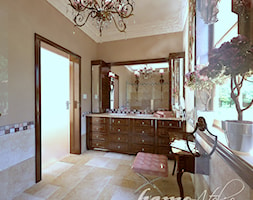 Hiszpańska dacza - Duża z dwoma umywalkami łazienka z oknem, styl tradycyjny - zdjęcie od Home Atelier Aneta Rosińska-Dadsi - Homebook