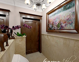 Hiszpańska dacza - Mała na poddaszu bez okna z lustrem z marmurową podłogą łazienka, styl tradycyjn ... - zdjęcie od Home Atelier Aneta Rosińska-Dadsi - Homebook