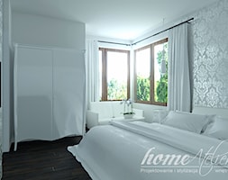 Black & White - Średnia biała szara sypialnia, styl glamour - zdjęcie od Home Atelier Aneta Rosińska-Dadsi - Homebook