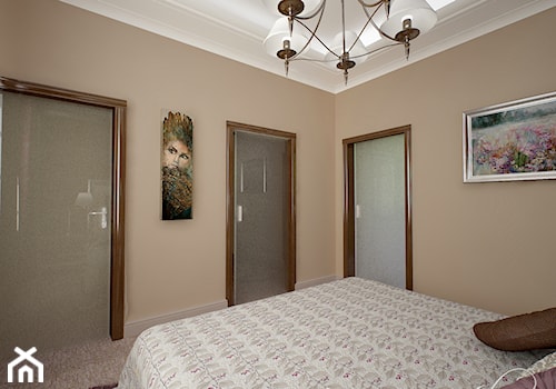 Hiszpańska dacza - Średnia beżowa sypialnia, styl tradycyjny - zdjęcie od Home Atelier Aneta Rosińska-Dadsi