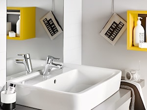 KLUDI PURE&EASY - Mała na poddaszu bez okna łazienka, styl nowoczesny - zdjęcie od KLUDI