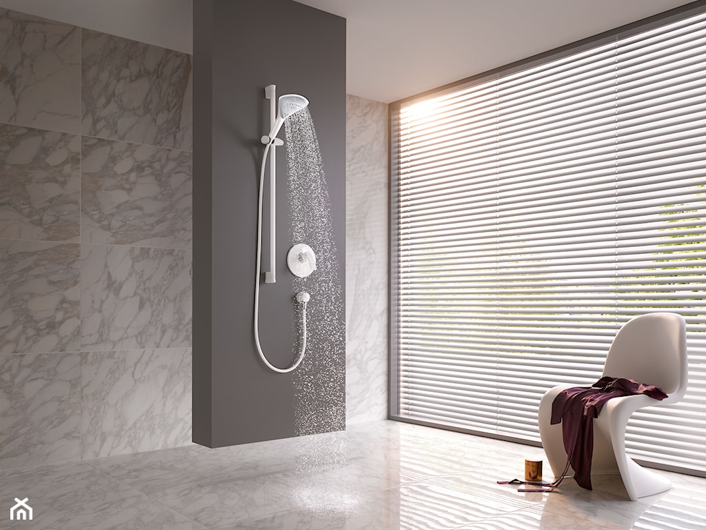 minimalistyczny prysznic kludi, biała bateria prysznicowa