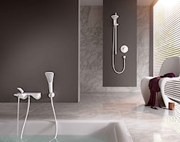 KLUDI BALANCE WHITE - Duża jako pokój kąpielowy łazienka z oknem, styl minimalistyczny - zdjęcie od KLUDI - Homebook
