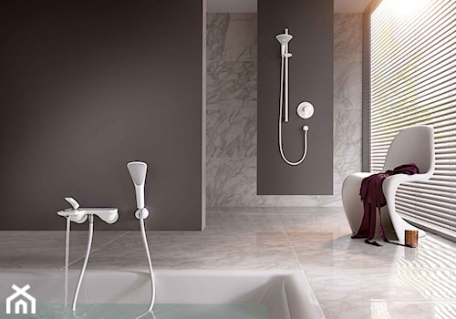 KLUDI BALANCE WHITE - Duża jako pokój kąpielowy łazienka z oknem, styl minimalistyczny - zdjęcie od KLUDI