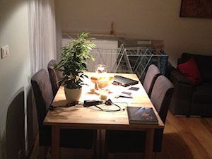 mój dom - Mała szara jadalnia w salonie, styl nowoczesny - zdjęcie od Jakub Przychodzeń