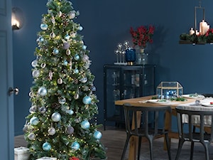 Dekoracje świąteczne - Mały niebieski salon z jadalnią - zdjęcie od leroymerlin