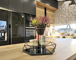 Grafit i drewno - Kuchnia, styl nowoczesny - zdjęcie od Studio Uljar - Homebook