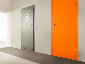 Drzwi wewnętrzne - Średni biały hol / przedpokój - zdjęcie od POL-SKONE