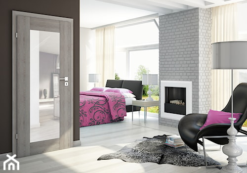 Drzwi SEMPRE - Duża biała szara sypialnia, styl glamour - zdjęcie od POL-SKONE