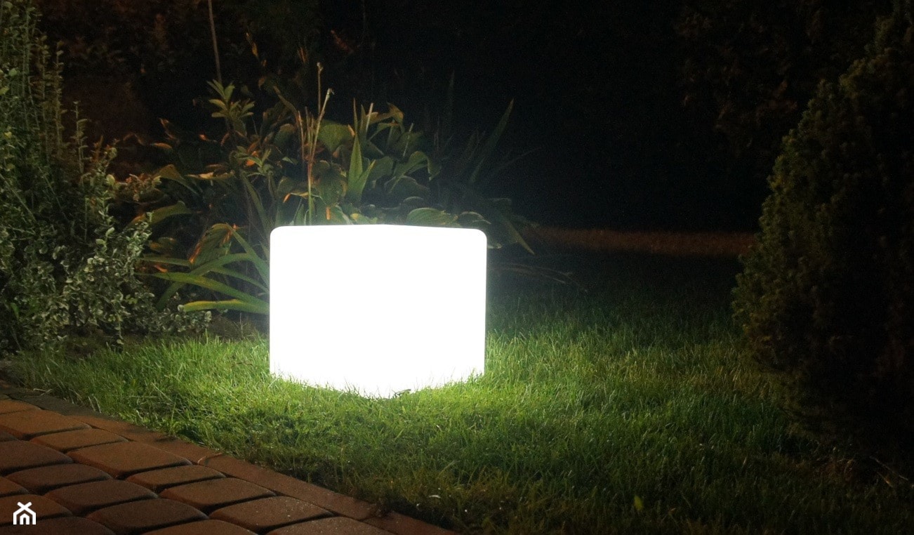 Lampa Ogrodowa LED CUBE - zdjęcie od 1001mebli.pl - Homebook