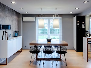 DOM K/BACZYNY 180m2 - Średnia szara jadalnia w salonie, styl nowoczesny - zdjęcie od grupamodu