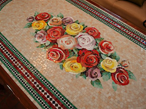 Stół mozaikowo drewniany. - zdjęcie od Mosaico Arte e Mestieri - Pracownia mozaiki artystycznej