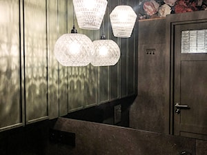 Niewielka przestrzeń z charakterem - Z lustrem łazienka, styl nowoczesny - zdjęcie od Formea Studio