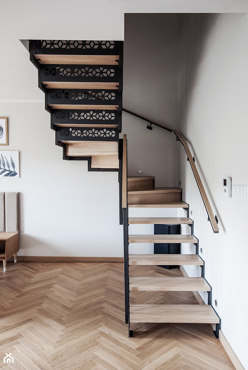 Mieszkanie z pastelowymi akcentami - Schody, styl skandynawski - zdjęcie od Formea Studio