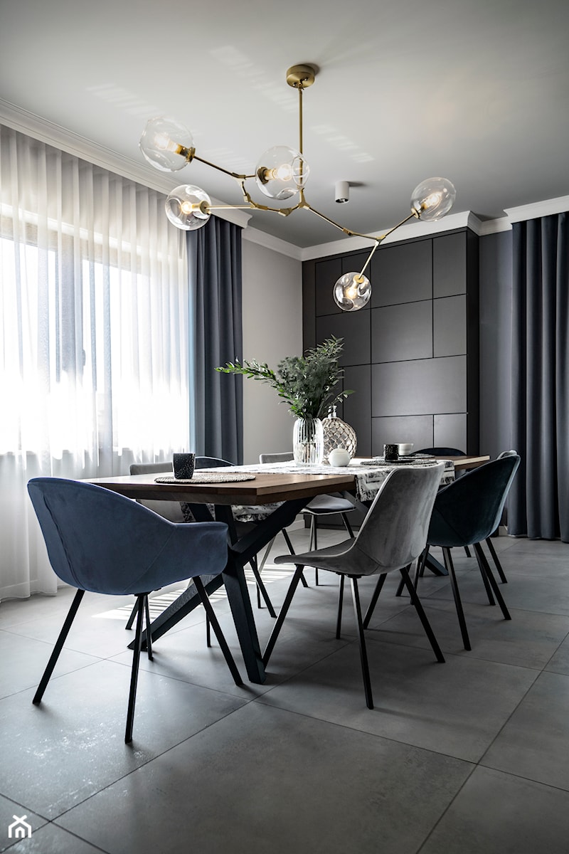 Szczypta klasyki - Duża czarna szara jadalnia w salonie, styl nowoczesny - zdjęcie od Formea Studio