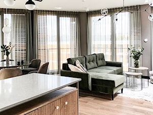 Apartament z widokiem na Odrę - Średni szary salon z kuchnią z jadalnią, styl skandynawski - zdjęcie od Formea Studio