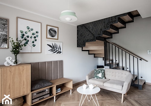 Mieszkanie z pastelowymi akcentami - Średni beżowy salon, styl skandynawski - zdjęcie od Formea Studio