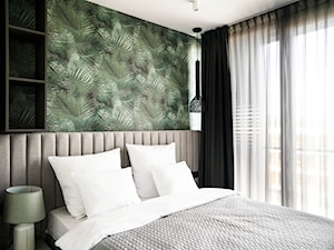 Apartament z widokiem na Odrę - Mała szara sypialnia z balkonem / tarasem, styl nowoczesny - zdjęcie od Formea Studio