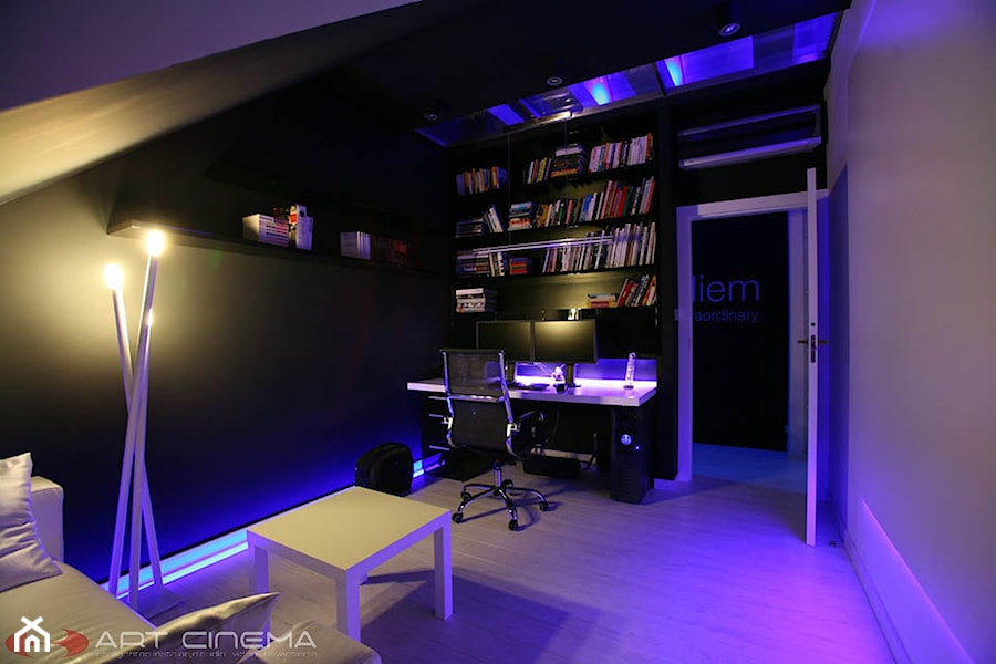 10. Apartament w południowej Polsce - 2010 - Średnie w osobnym pomieszczeniu z sofą czarne szare biuro, styl nowoczesny - zdjęcie od Art Cinema