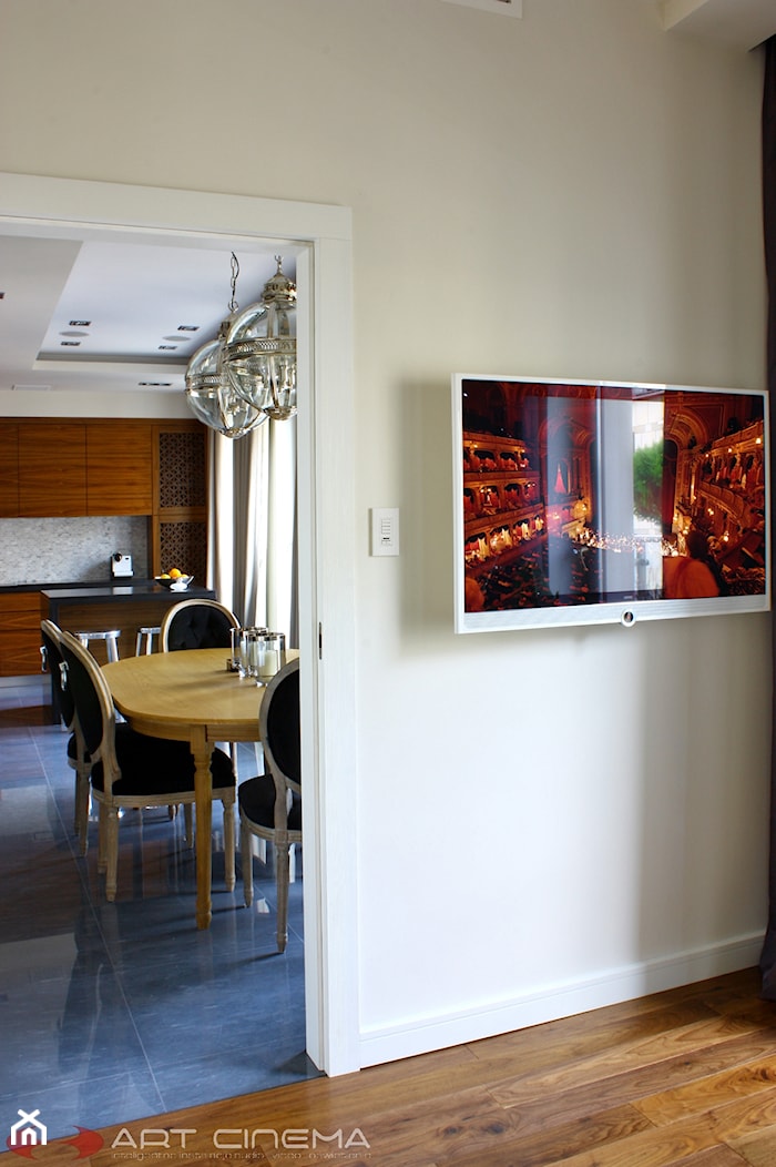 12. Apartament w centralnej Polsce -2012 - Średnia szara jadalnia w kuchni - zdjęcie od Art Cinema - Homebook