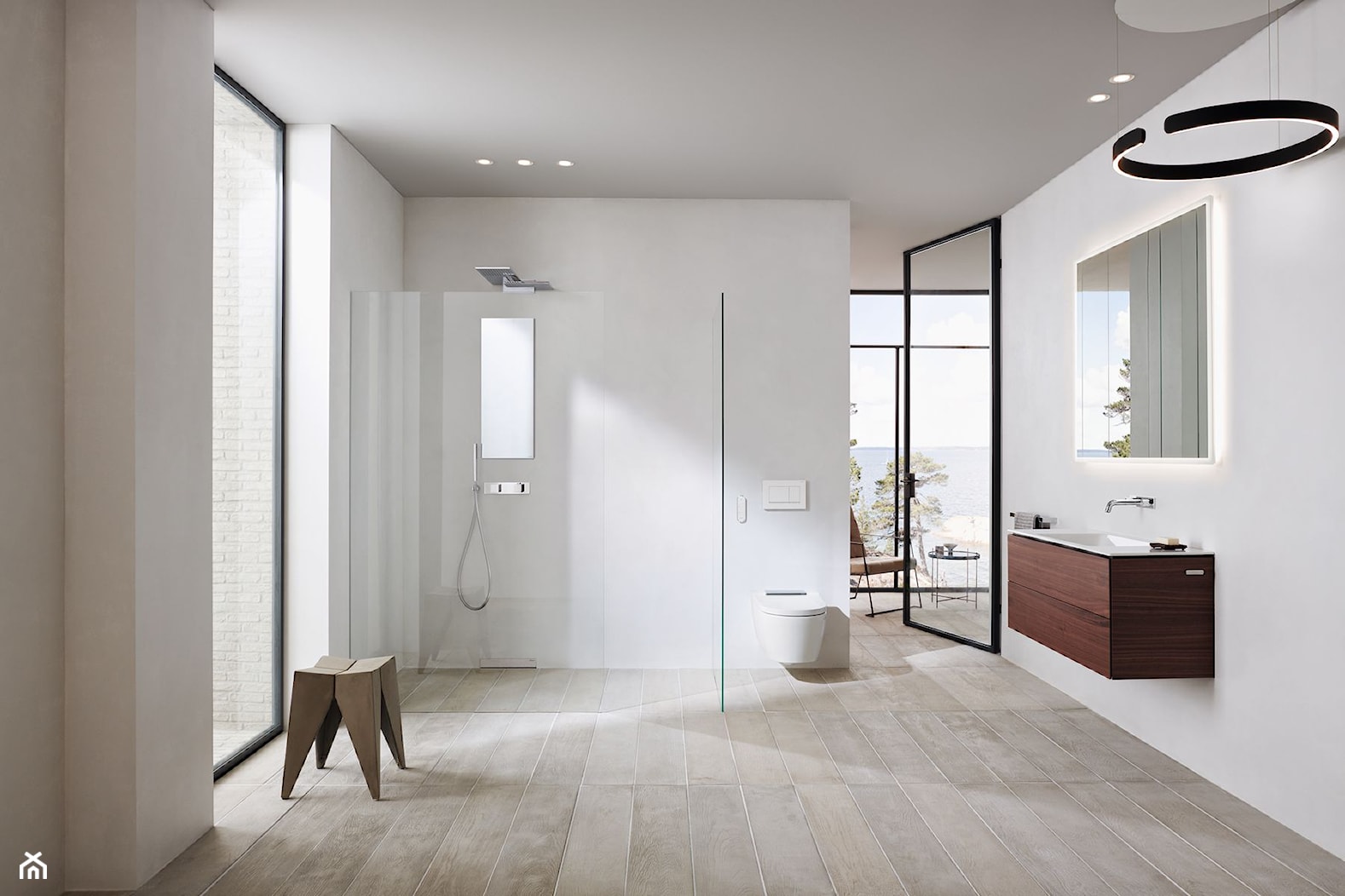 Geberit AquaClean Sela - Duża z punktowym oświetleniem łazienka z oknem, styl minimalistyczny - zdjęcie od Geberit - Homebook
