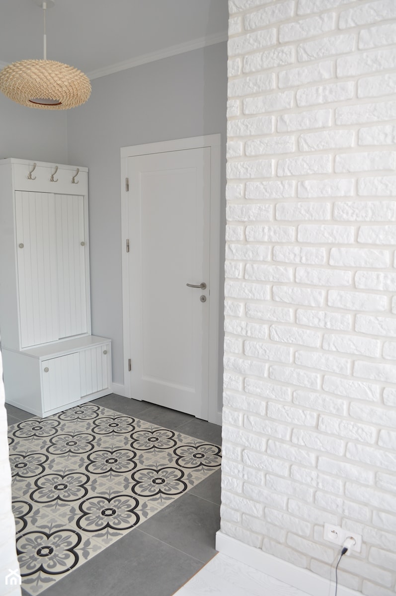 Mieszkanie - Mokotów 47m - Średni z wieszakiem biały szary hol / przedpokój, styl minimalistyczny - zdjęcie od Bopracownia wnętrz