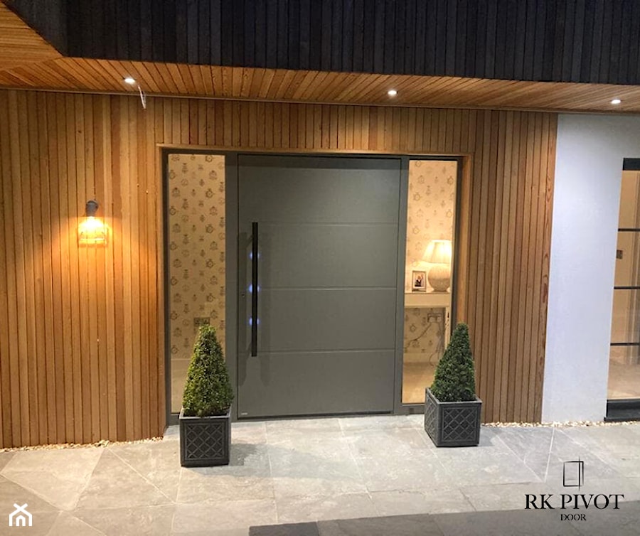 Drzwi RK Pivot Door z poświetlanym pochwytem - zdjęcie od RK Pivot Doors - zewnętrzne drzwi pivot