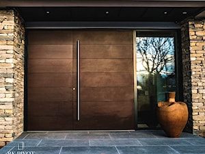 RK Pivot Doors -drzwi zewnętrzne w kolorze WENGE