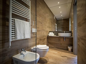 RIVA LAKE LODGE HOLIDAY APARTMENTS & ROOMS - Łazienka, styl minimalistyczny - zdjęcie od Oskar Jursza